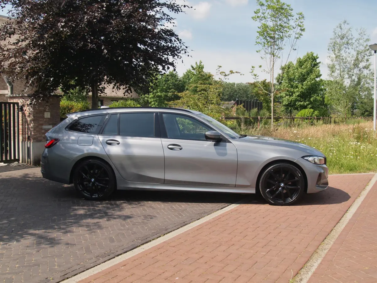 318i | Virtual Cockpit | Facelift Model | Apple Carplay | 19 Inch | NL-Auto |