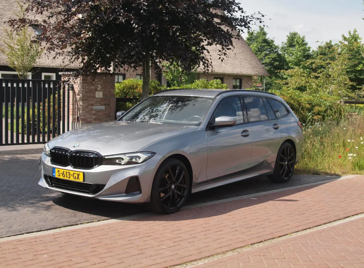 318i | Virtual Cockpit | Facelift Model | Apple Carplay | 19 Inch | NL-Auto |