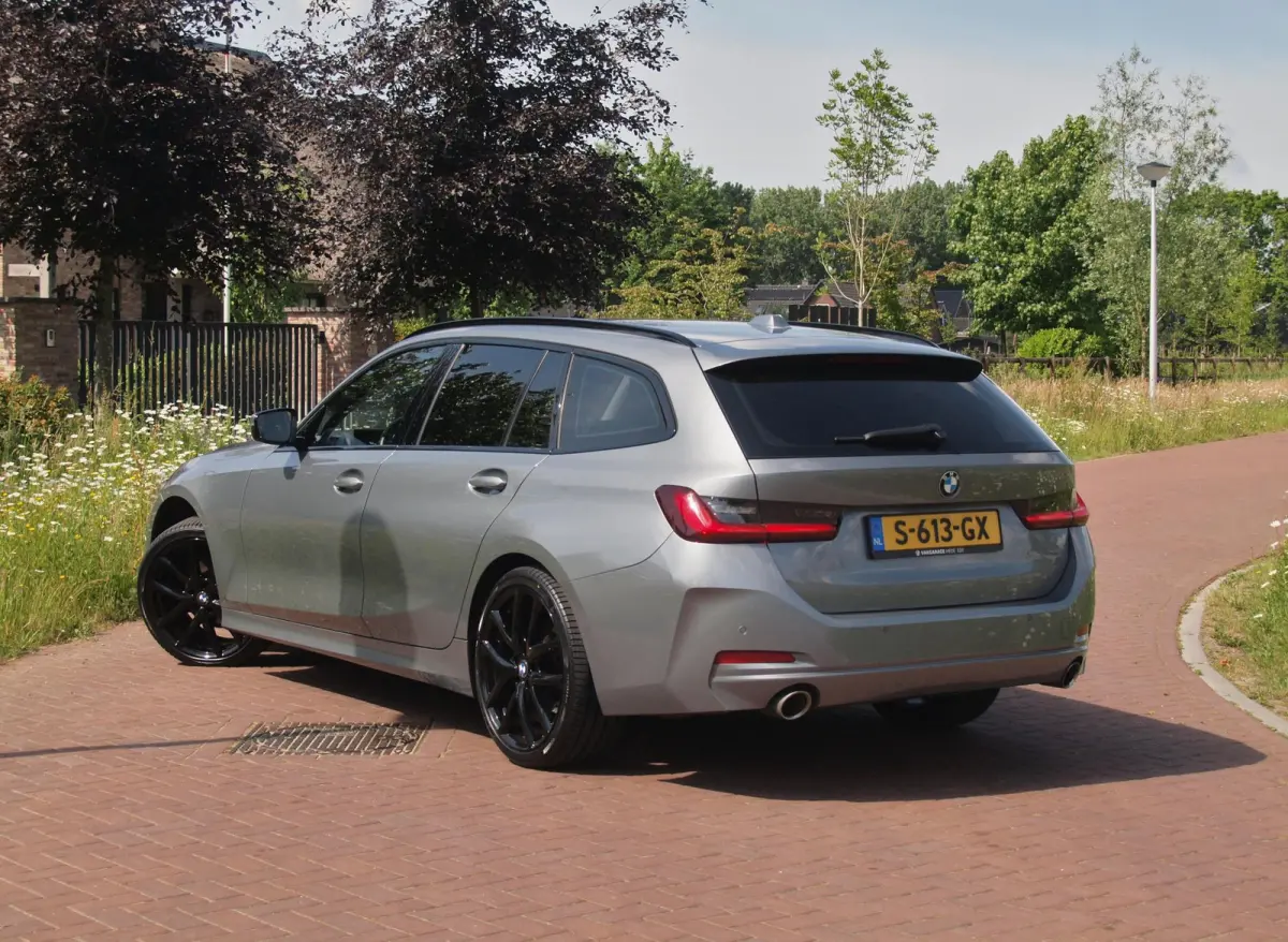 318i | Virtual Cockpit | Facelift Model | Apple Carplay | 19 Inch | NL-Auto |