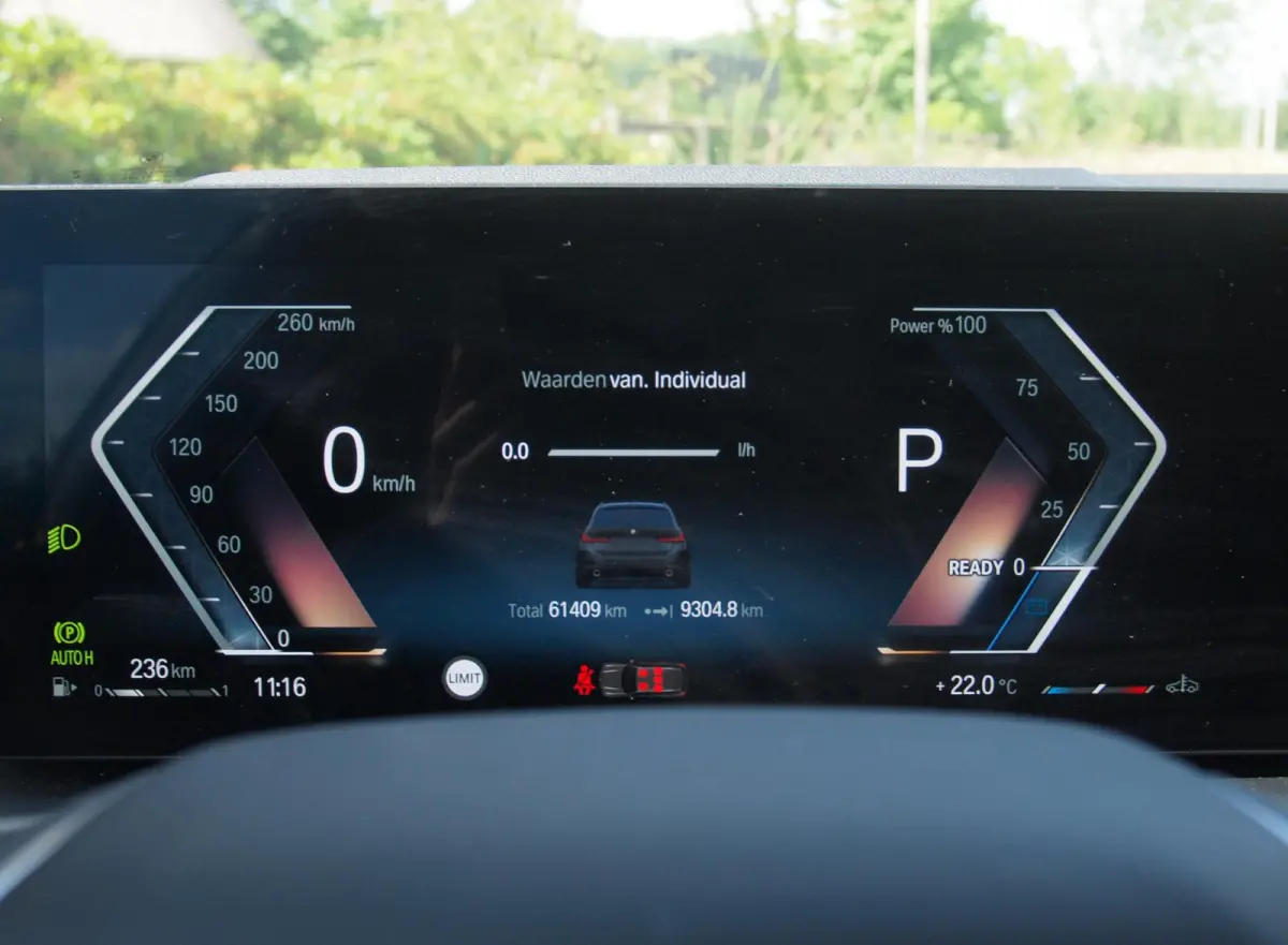 318i | Virtual Cockpit | Facelift Model | Apple Carplay | 19 Inch | NL-Auto |