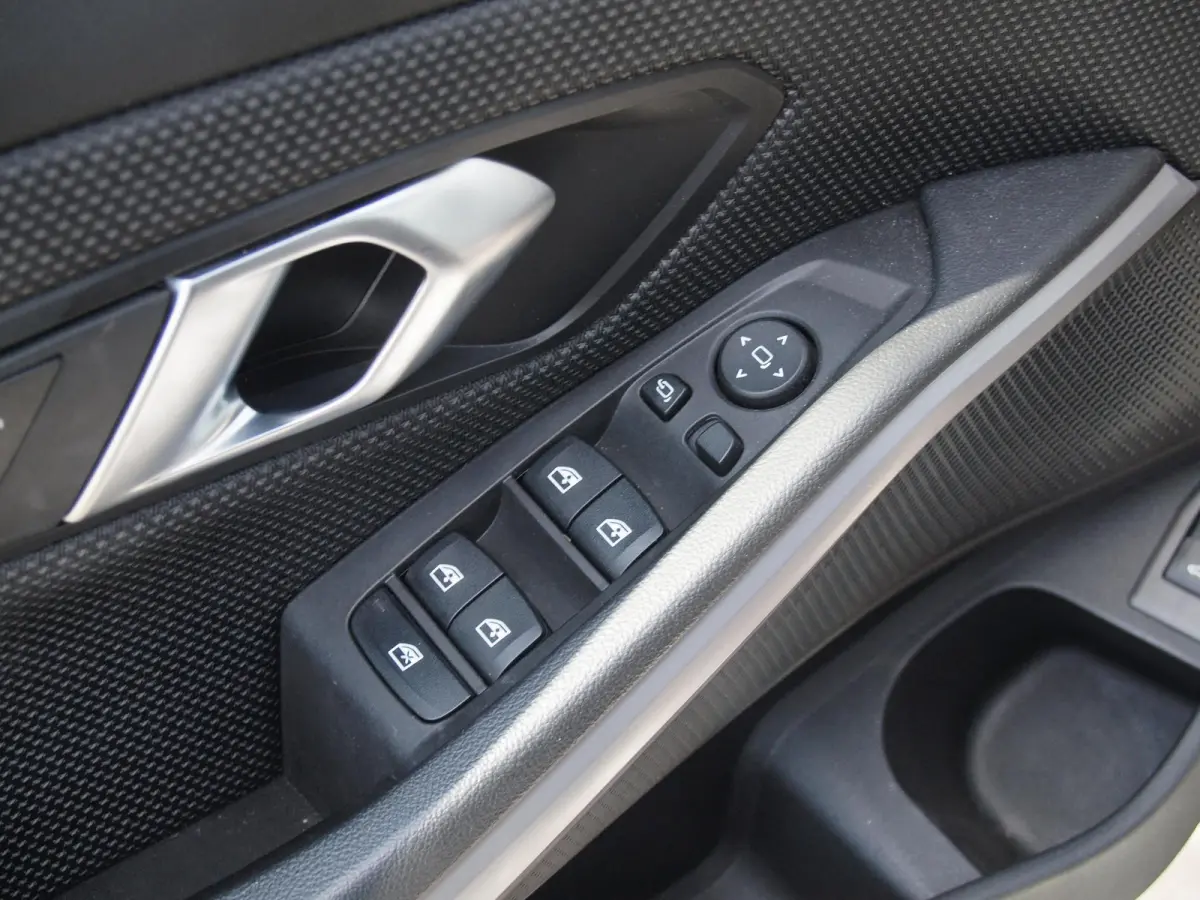 318i | Virtual Cockpit | Facelift Model | Apple Carplay | 19 Inch | NL-Auto |