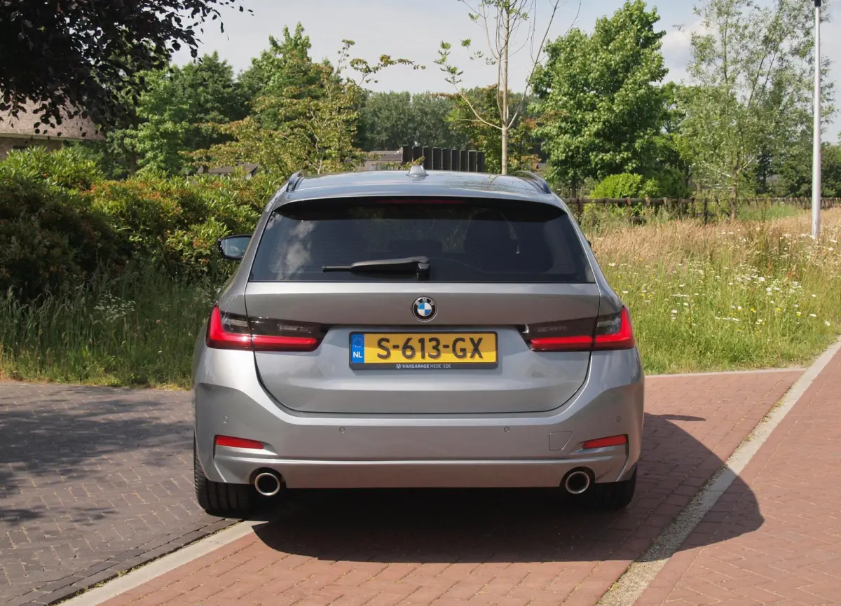 318i | Virtual Cockpit | Facelift Model | Apple Carplay | 19 Inch | NL-Auto |