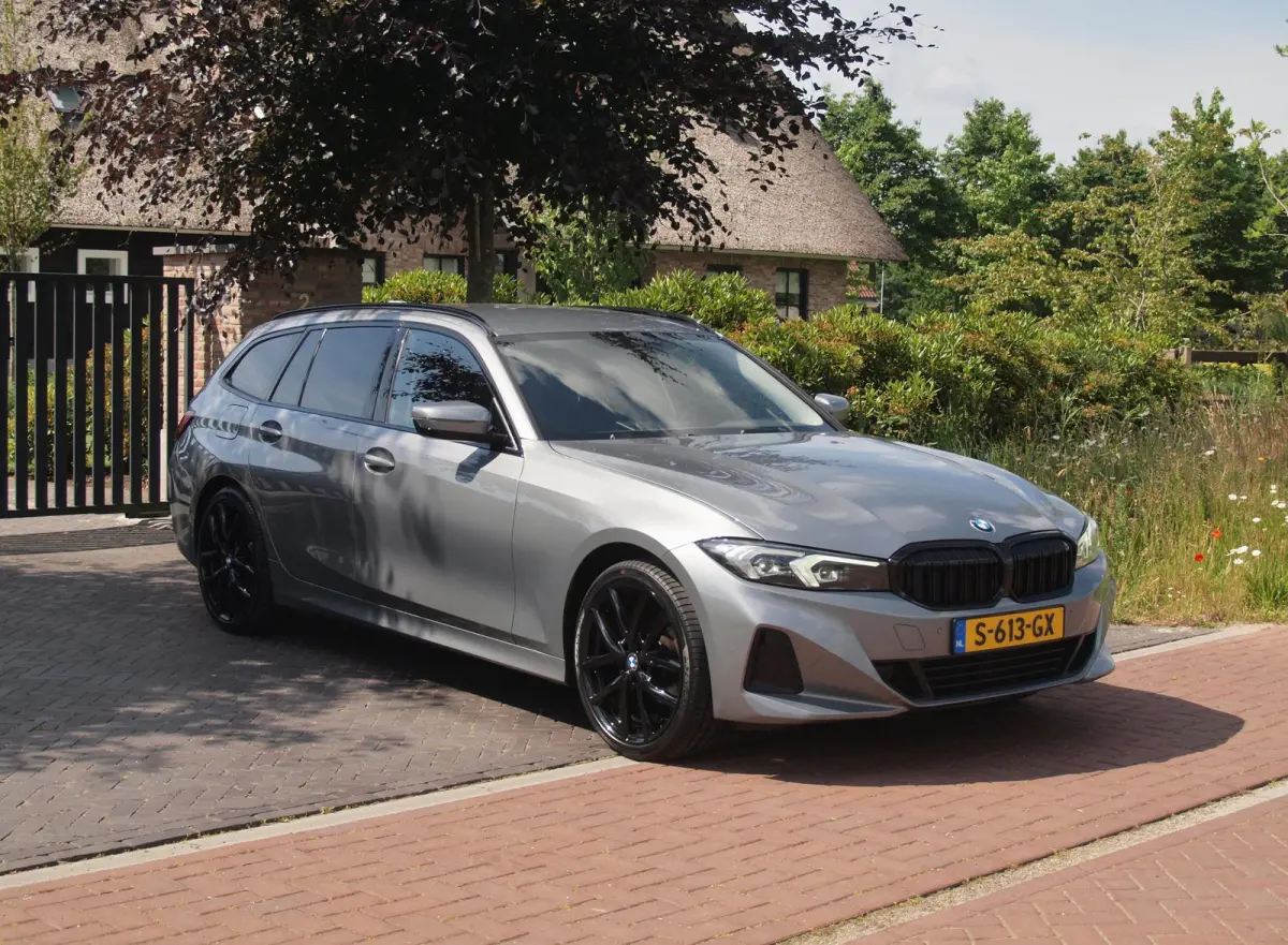 318i | Virtual Cockpit | Facelift Model | Apple Carplay | 19 Inch | NL-Auto |