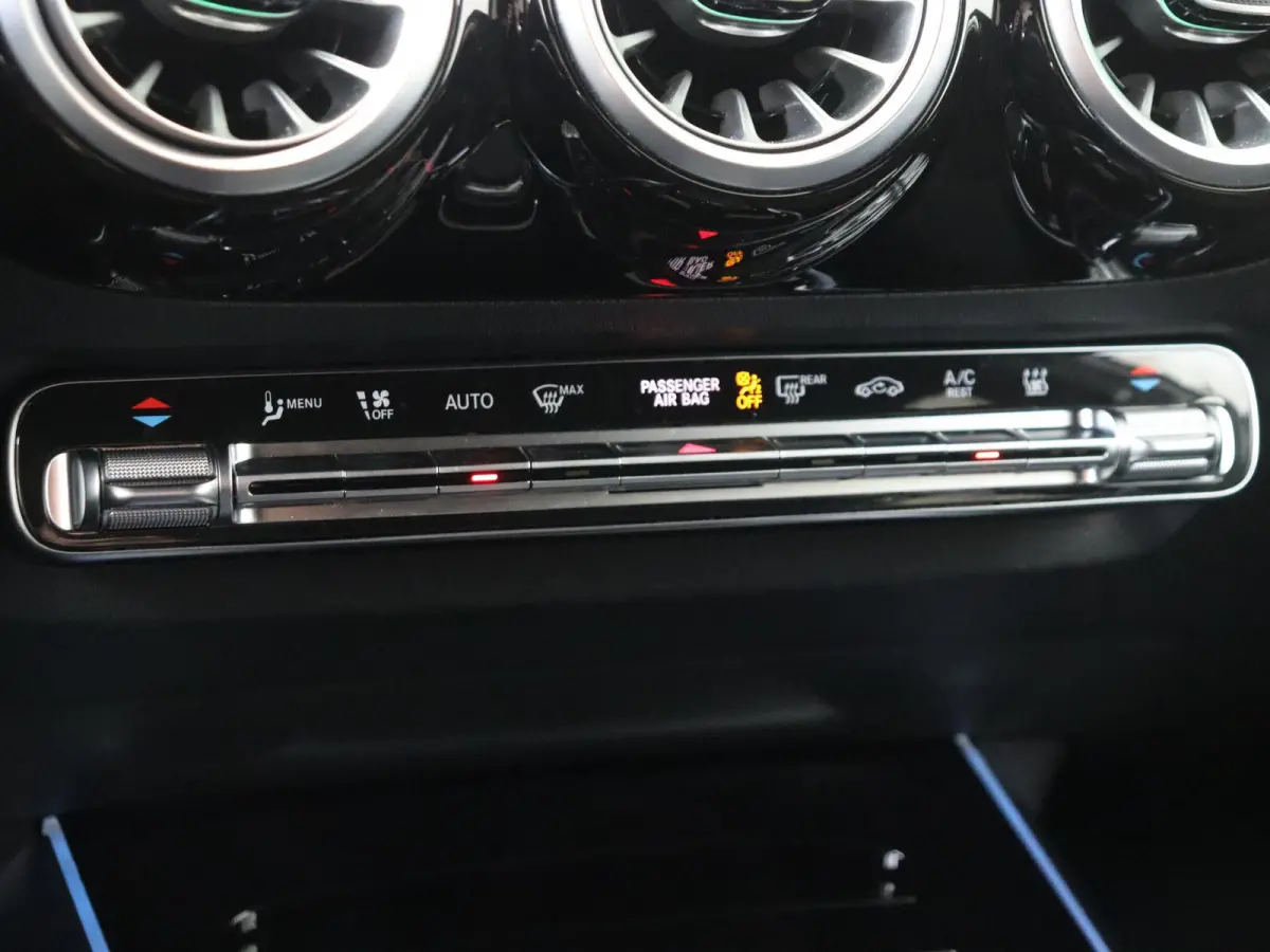 250 e AMG Line / Night pakket/ 20"/ 360 Camera/ KEYLESS GO