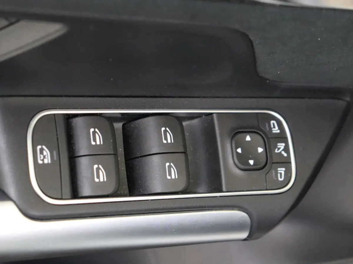 250 e AMG Line / Night pakket/ 20"/ 360 Camera/ KEYLESS GO
