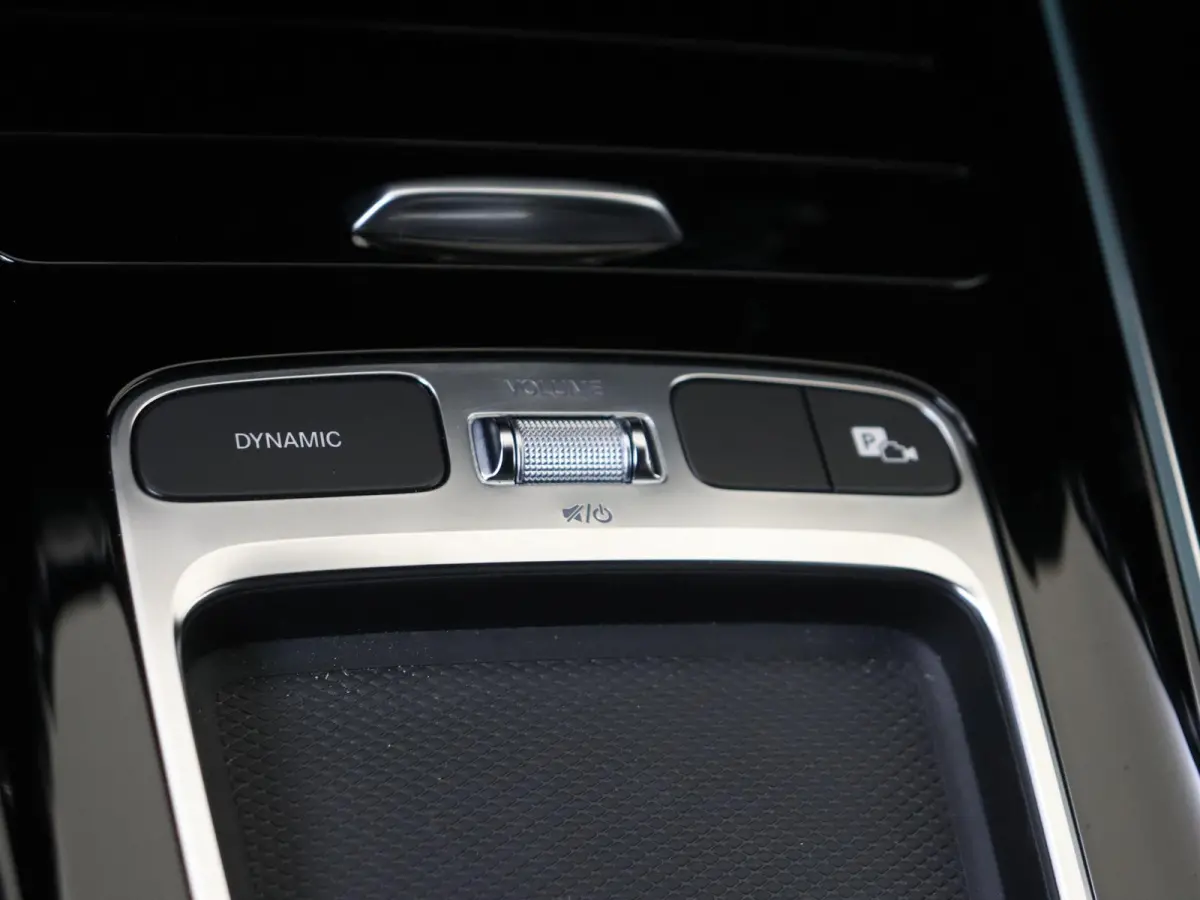 250 e AMG Line / Night pakket/ 20"/ 360 Camera/ KEYLESS GO