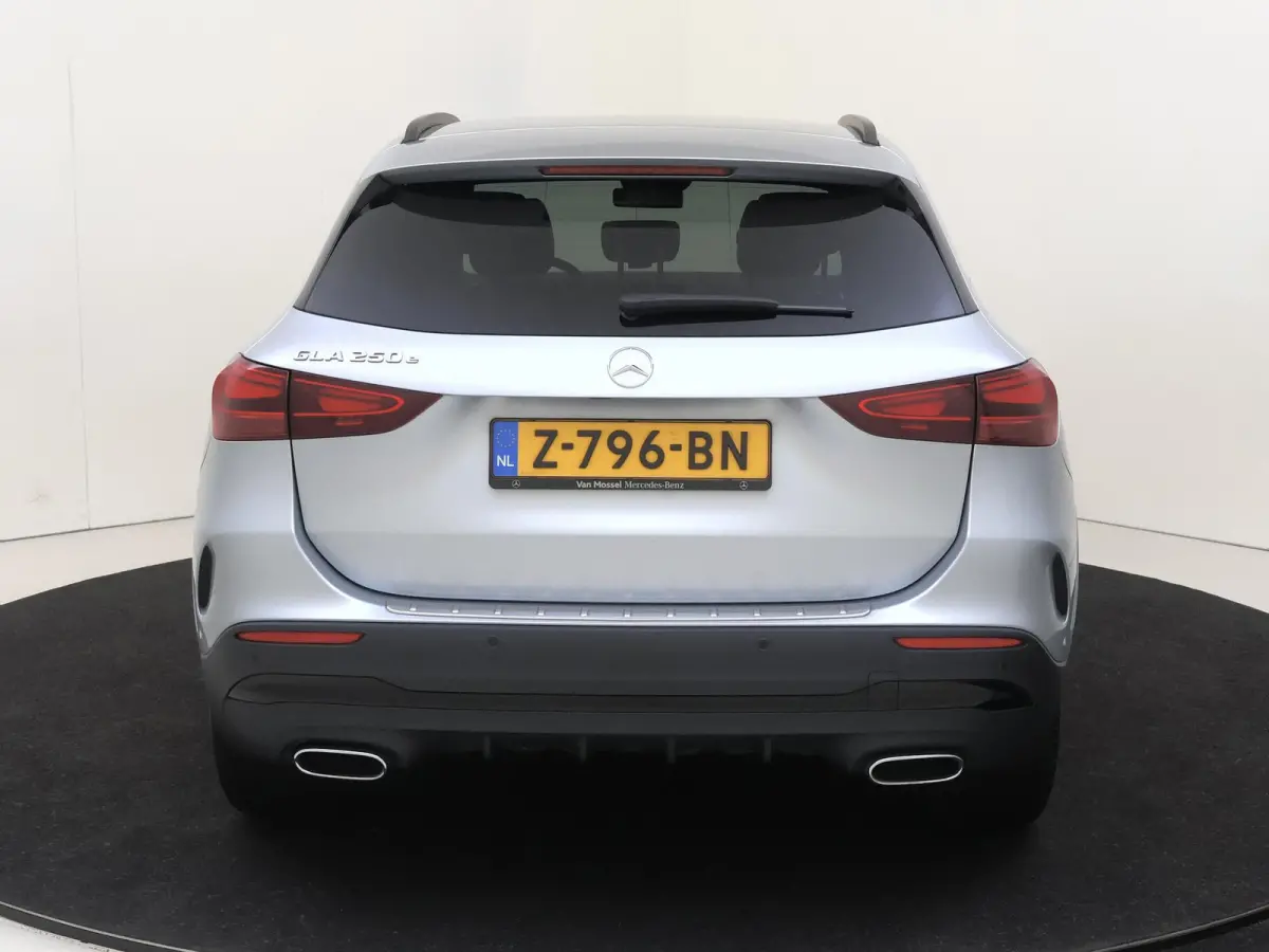 250 e AMG Line / Night pakket/ 20"/ 360 Camera/ KEYLESS GO