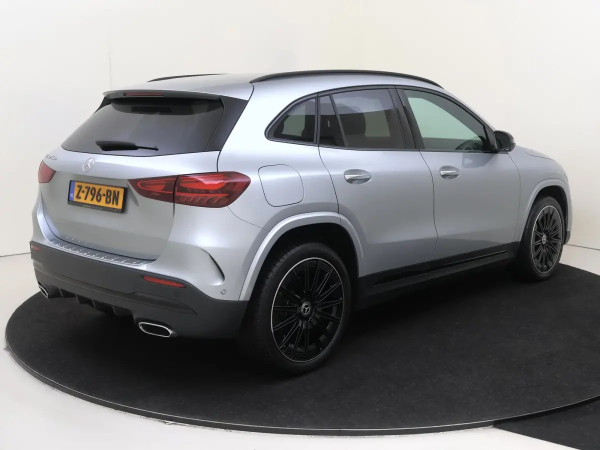 250 e AMG Line / Night pakket/ 20"/ 360 Camera/ KEYLESS GO