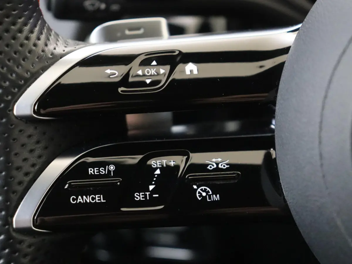250 e AMG Line / Night pakket/ 20"/ 360 Camera/ KEYLESS GO