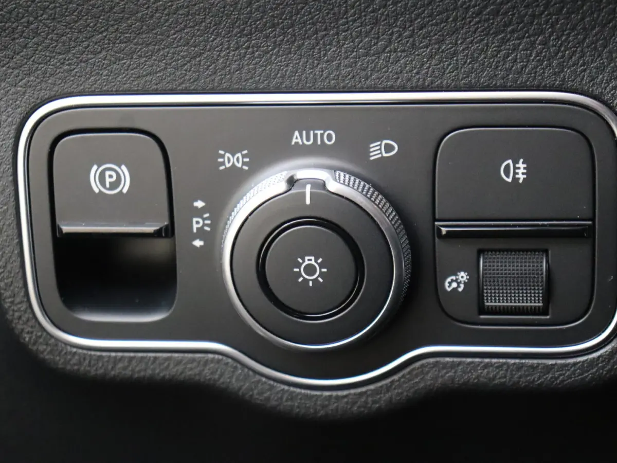 250 e AMG Line / Night pakket/ 20"/ 360 Camera/ KEYLESS GO