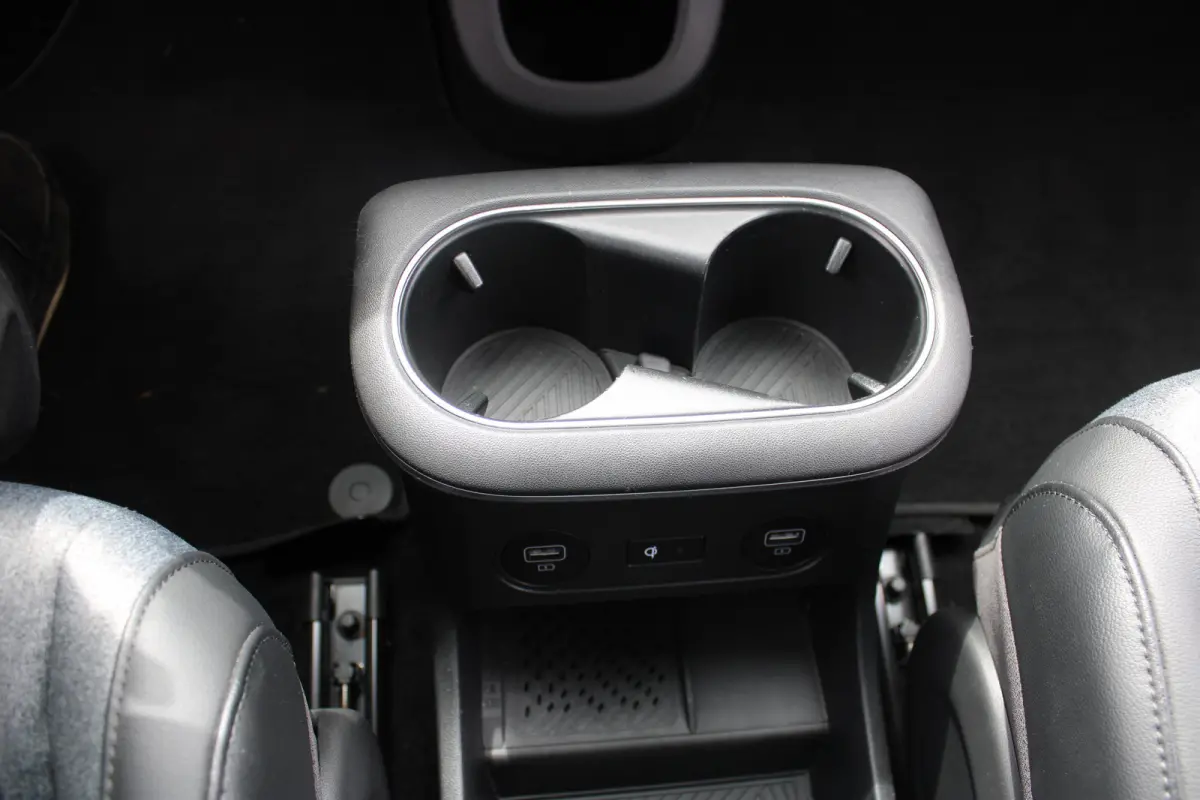Connect 77.4 kWh | Panoramadak | | Achteruitrijcamera | Airco (automatisch) | Apple Carplay/Android Auto|telefoonintegratie premium