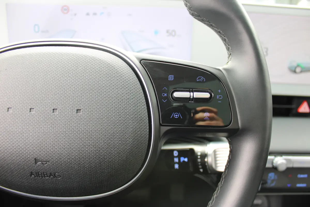 Connect 77.4 kWh | Panoramadak | | Achteruitrijcamera | Airco (automatisch) | Apple Carplay/Android Auto|telefoonintegratie premium