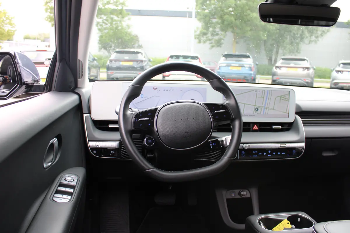Connect 77.4 kWh | Panoramadak | | Achteruitrijcamera | Airco (automatisch) | Apple Carplay/Android Auto|telefoonintegratie premium