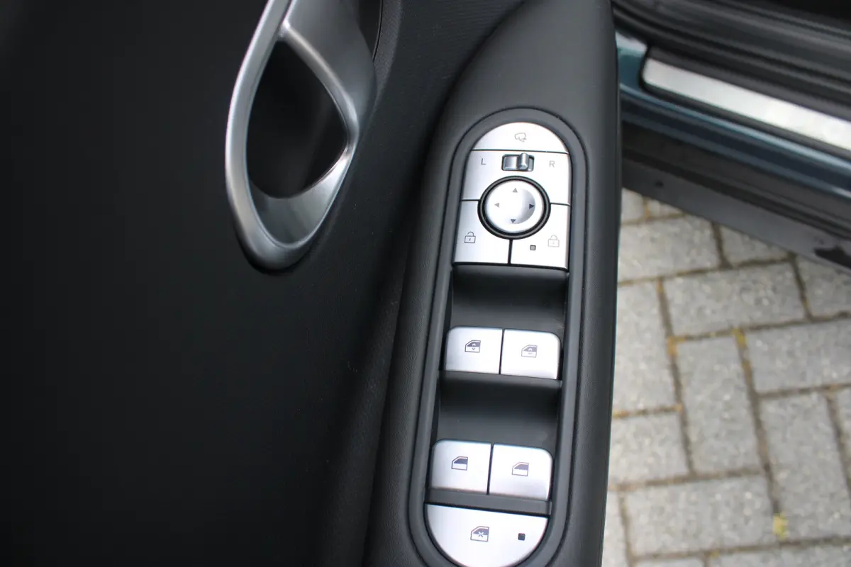 Connect 77.4 kWh | Panoramadak | | Achteruitrijcamera | Airco (automatisch) | Apple Carplay/Android Auto|telefoonintegratie premium