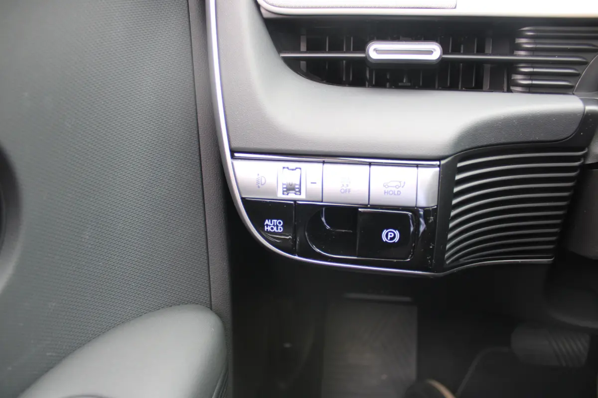 Connect 77.4 kWh | Panoramadak | | Achteruitrijcamera | Airco (automatisch) | Apple Carplay/Android Auto|telefoonintegratie premium