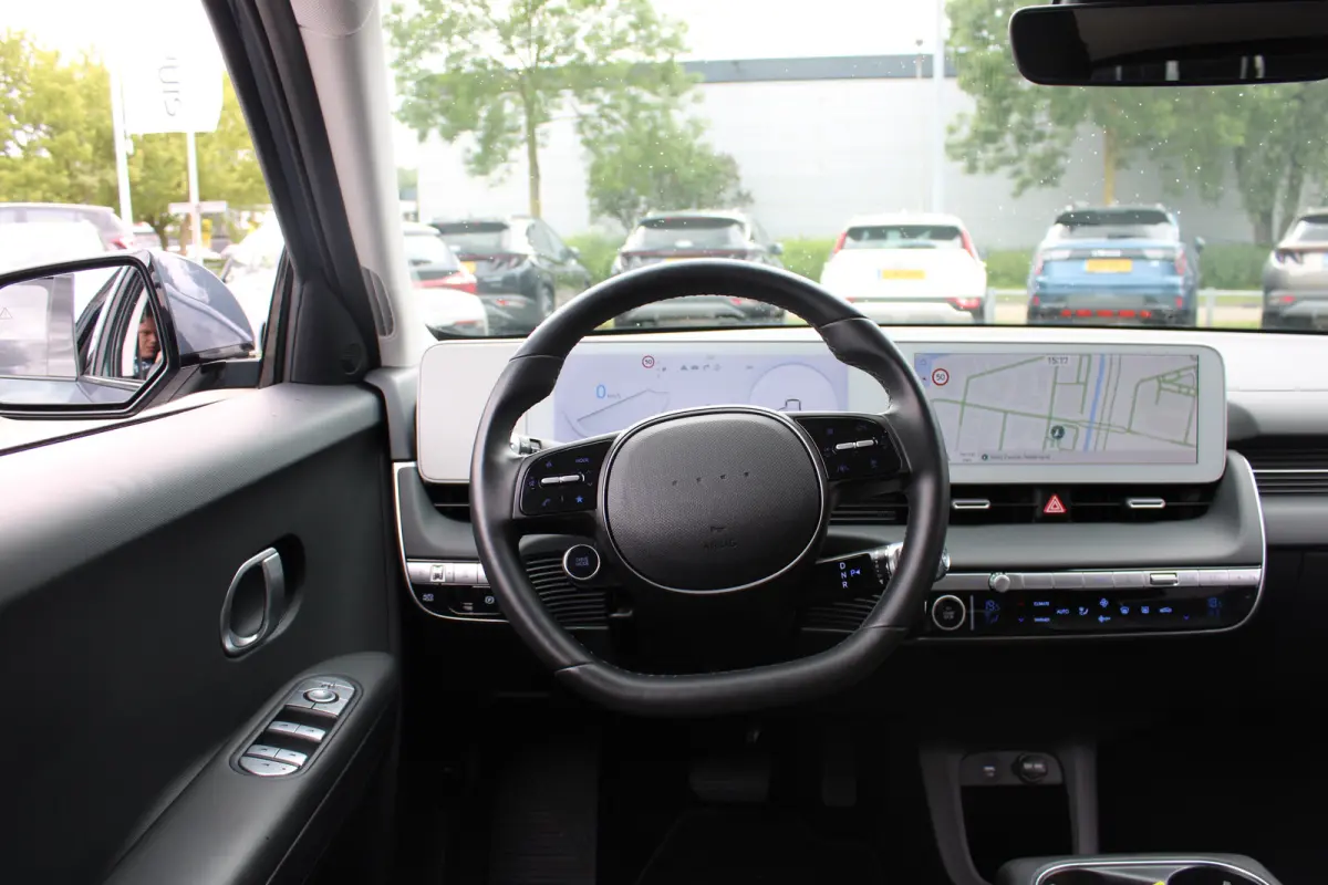 Connect 77.4 kWh | Panoramadak | | Achteruitrijcamera | Airco (automatisch) | Apple Carplay/Android Auto|telefoonintegratie premium