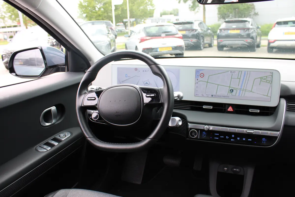 Connect 77.4 kWh | Panoramadak | | Achteruitrijcamera | Airco (automatisch) | Apple Carplay/Android Auto|telefoonintegratie premium