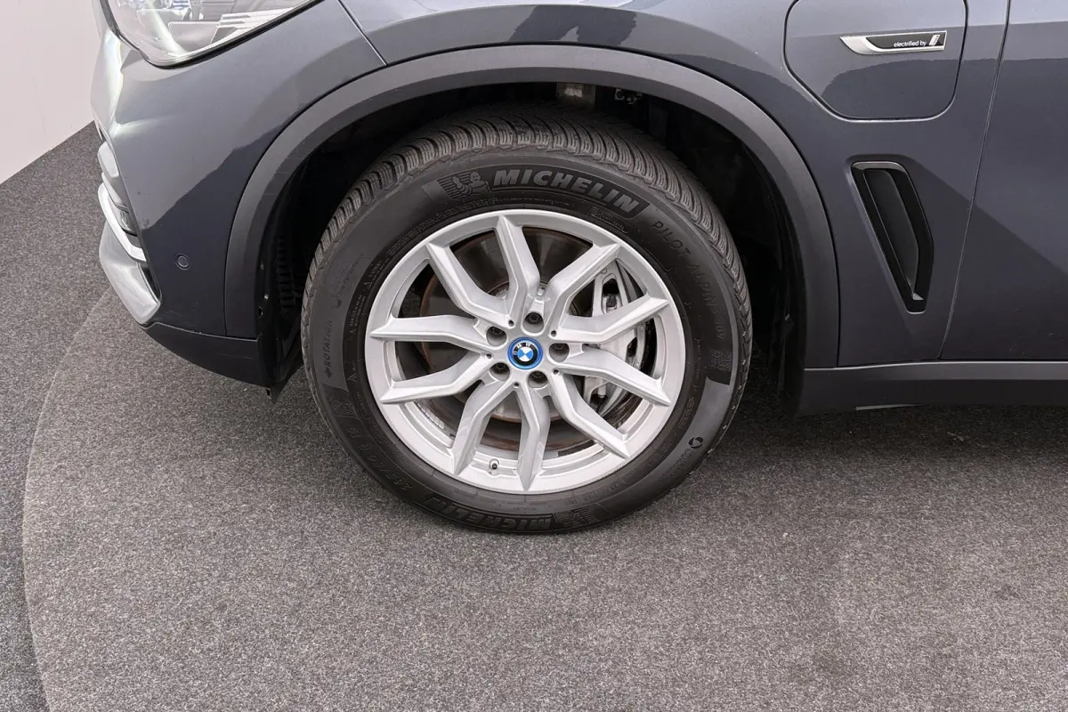 XDrive45e High Executive Memory Luchtvering Camera Privacy Glass