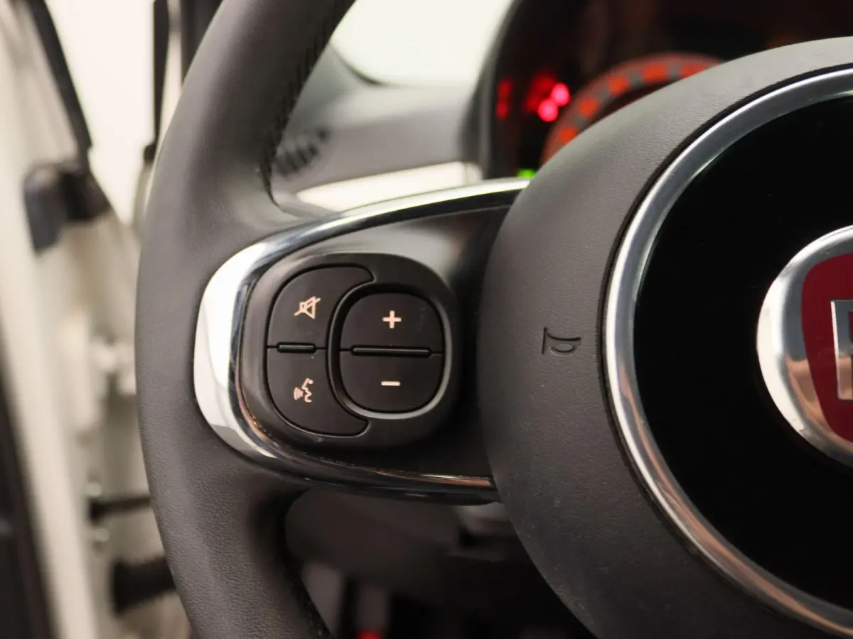 1.0 Hybrid Club | Apple Carplay/Android Auto | Cruise Control | Lichtmetalen Velgen | Airconditioning |