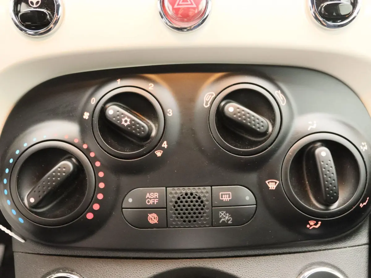1.0 Hybrid Club | Apple Carplay/Android Auto | Cruise Control | Lichtmetalen Velgen | Airconditioning |