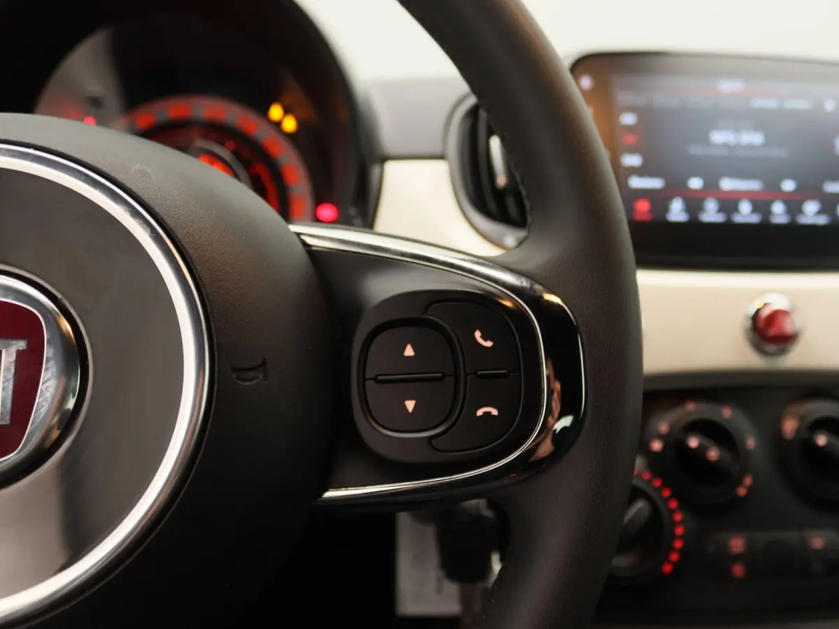 1.0 Hybrid Club | Apple Carplay/Android Auto | Cruise Control | Lichtmetalen Velgen | Airconditioning |