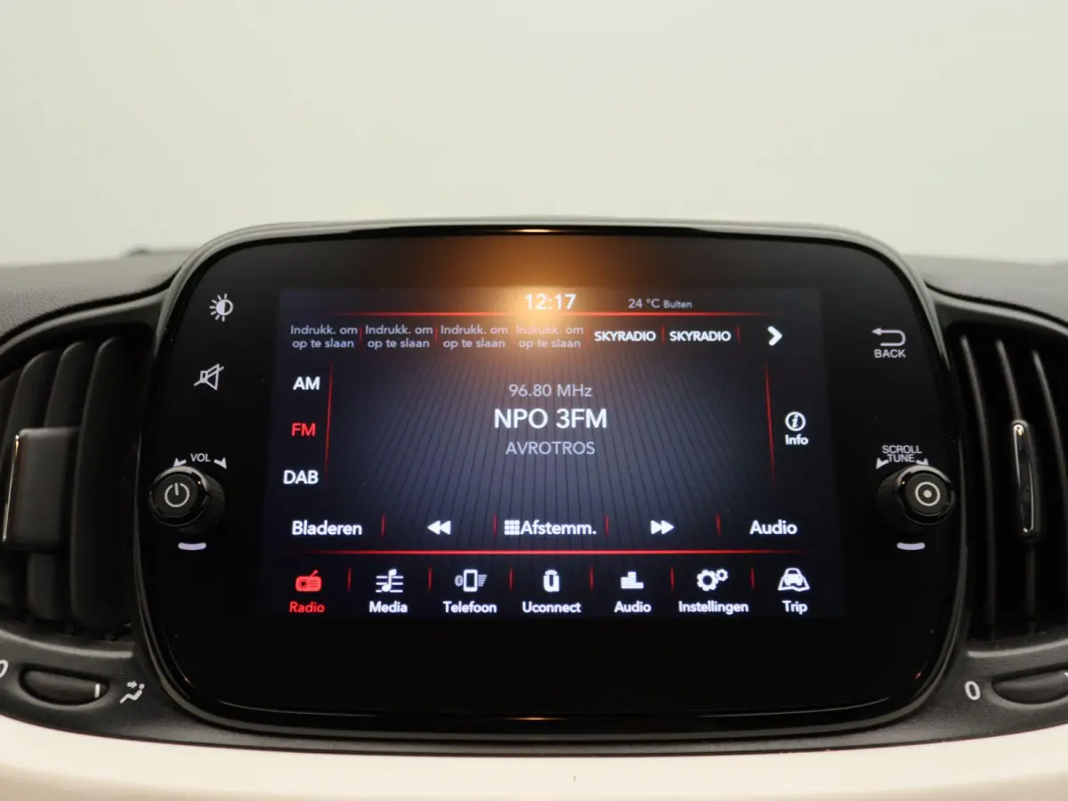 1.0 Hybrid Club | Apple Carplay/Android Auto | Cruise Control | Lichtmetalen Velgen | Airconditioning |