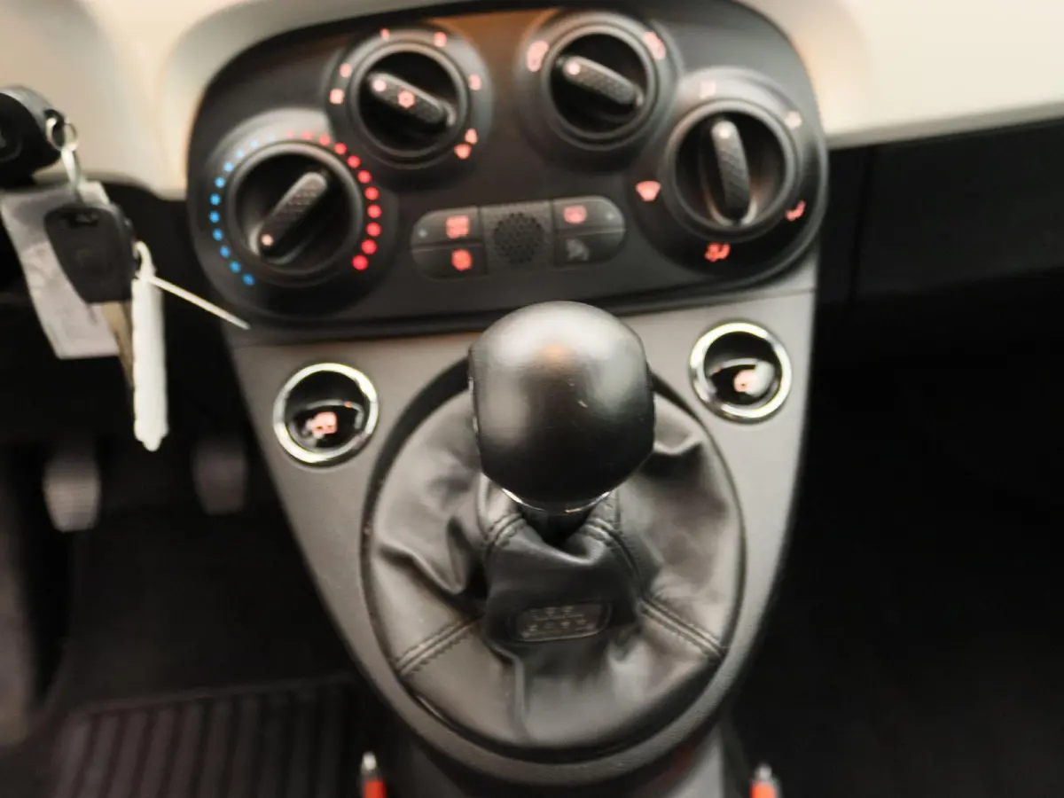1.0 Hybrid Club | Apple Carplay/Android Auto | Cruise Control | Lichtmetalen Velgen | Airconditioning |