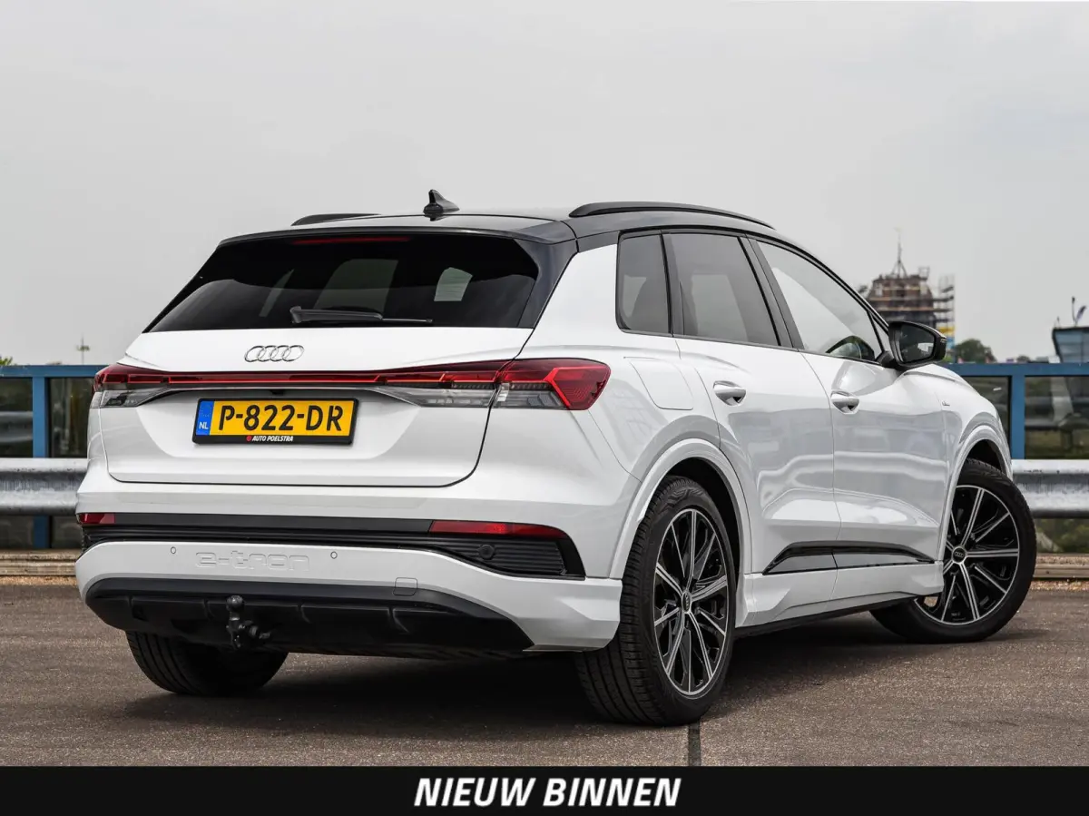40 Launch edition S Competition 77 kWh | Trekhaak | HUD | Warmtepomp | ACC | Matrix LED | Leder | Keyless | Camera | Sonos audio | 20" | Dealeronderhouden
