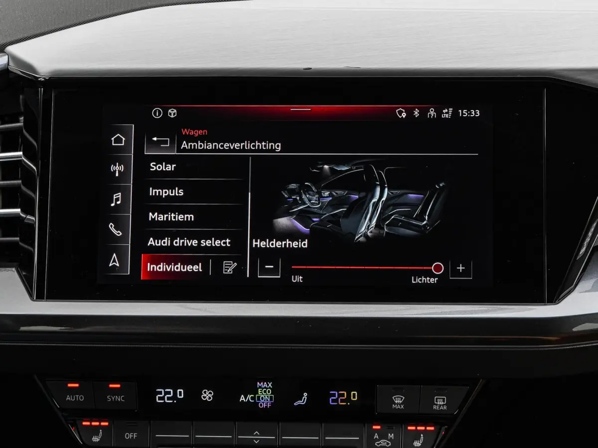 40 Launch edition S Competition 77 kWh | Trekhaak | HUD | Warmtepomp | ACC | Matrix LED | Leder | Keyless | Camera | Sonos audio | 20" | Dealeronderhouden