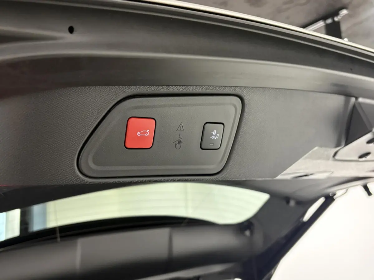 1.6 PHEV HYbrid 225 GT|Black Pack|Memory|360|FOCAL|Carplay|Navi|PDC|ACC|Side assist|Lane Assist|