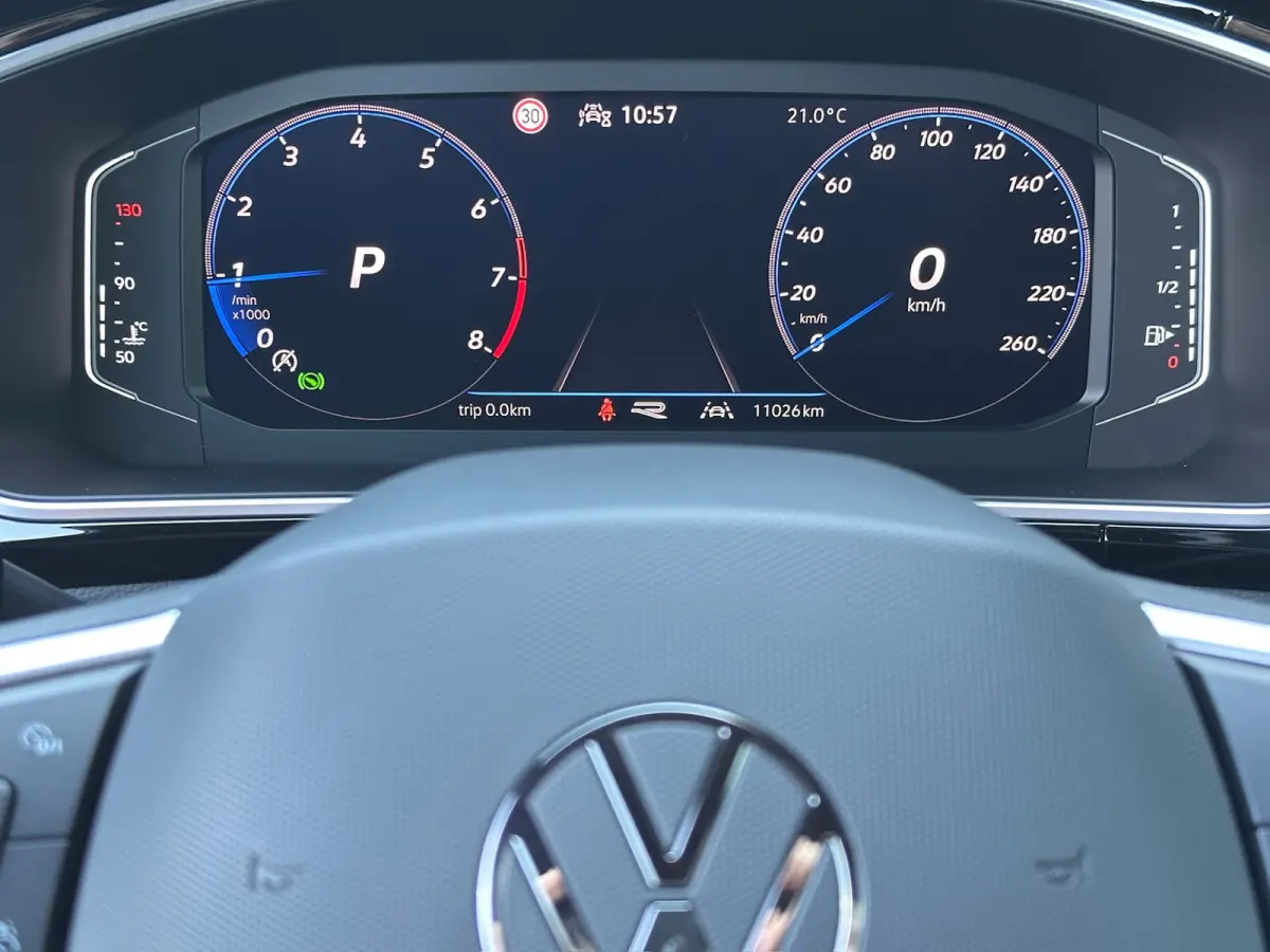 1.5 TSI 150pk DSG R-Line | Camera | Keyless | Elek. Achterklep | Dode hoek | Rijklaar incl. 1 jaar Bovag garantie