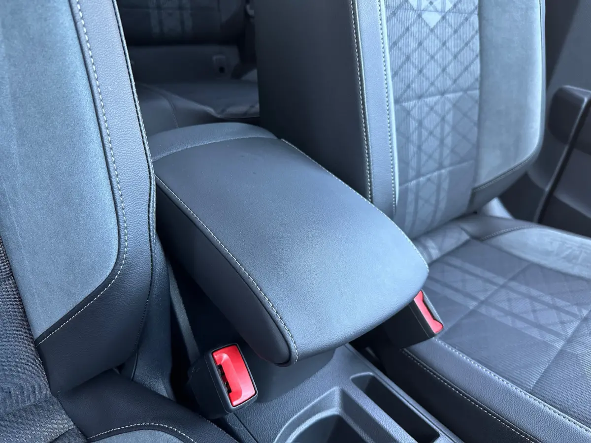 1.5 TSI 150pk DSG R-Line | Camera | Keyless | Elek. Achterklep | Dode hoek | Rijklaar incl. 1 jaar Bovag garantie