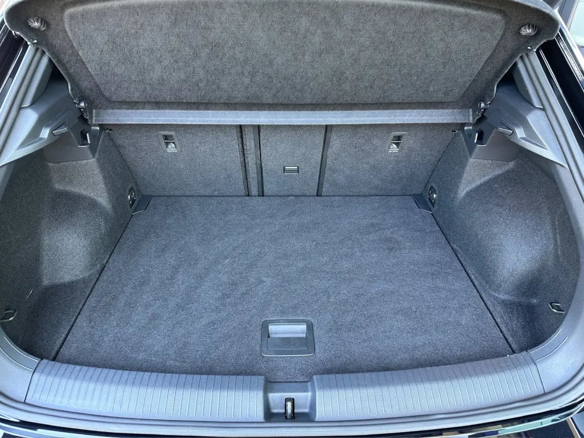 1.5 TSI 150pk DSG R-Line | Camera | Keyless | Elek. Achterklep | Dode hoek | Rijklaar incl. 1 jaar Bovag garantie