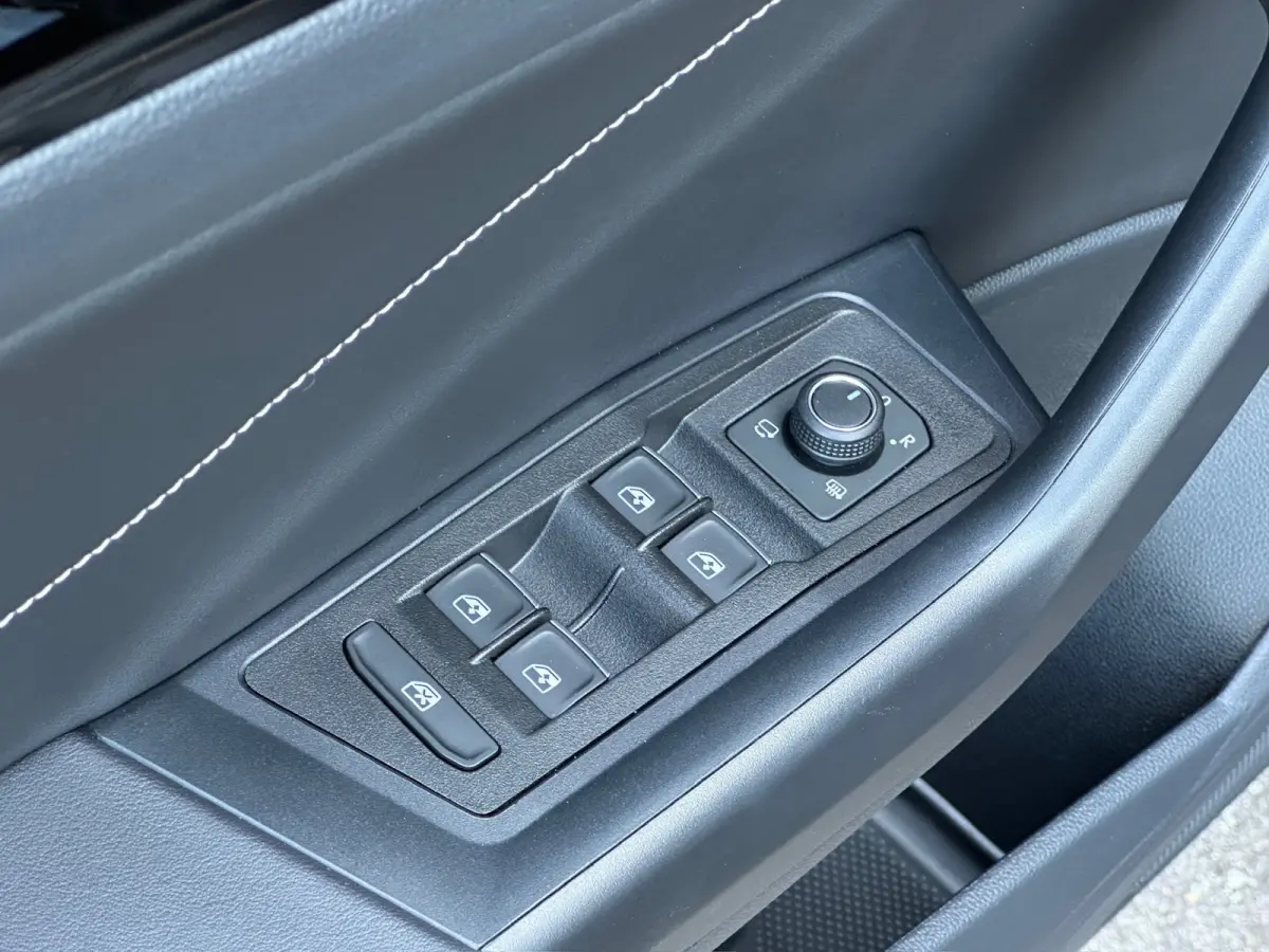 1.5 TSI 150pk DSG R-Line | Camera | Keyless | Elek. Achterklep | Dode hoek | Rijklaar incl. 1 jaar Bovag garantie