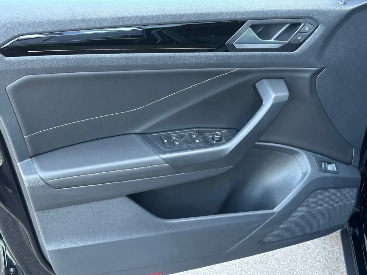 1.5 TSI 150pk DSG R-Line | Camera | Keyless | Elek. Achterklep | Dode hoek | Rijklaar incl. 1 jaar Bovag garantie