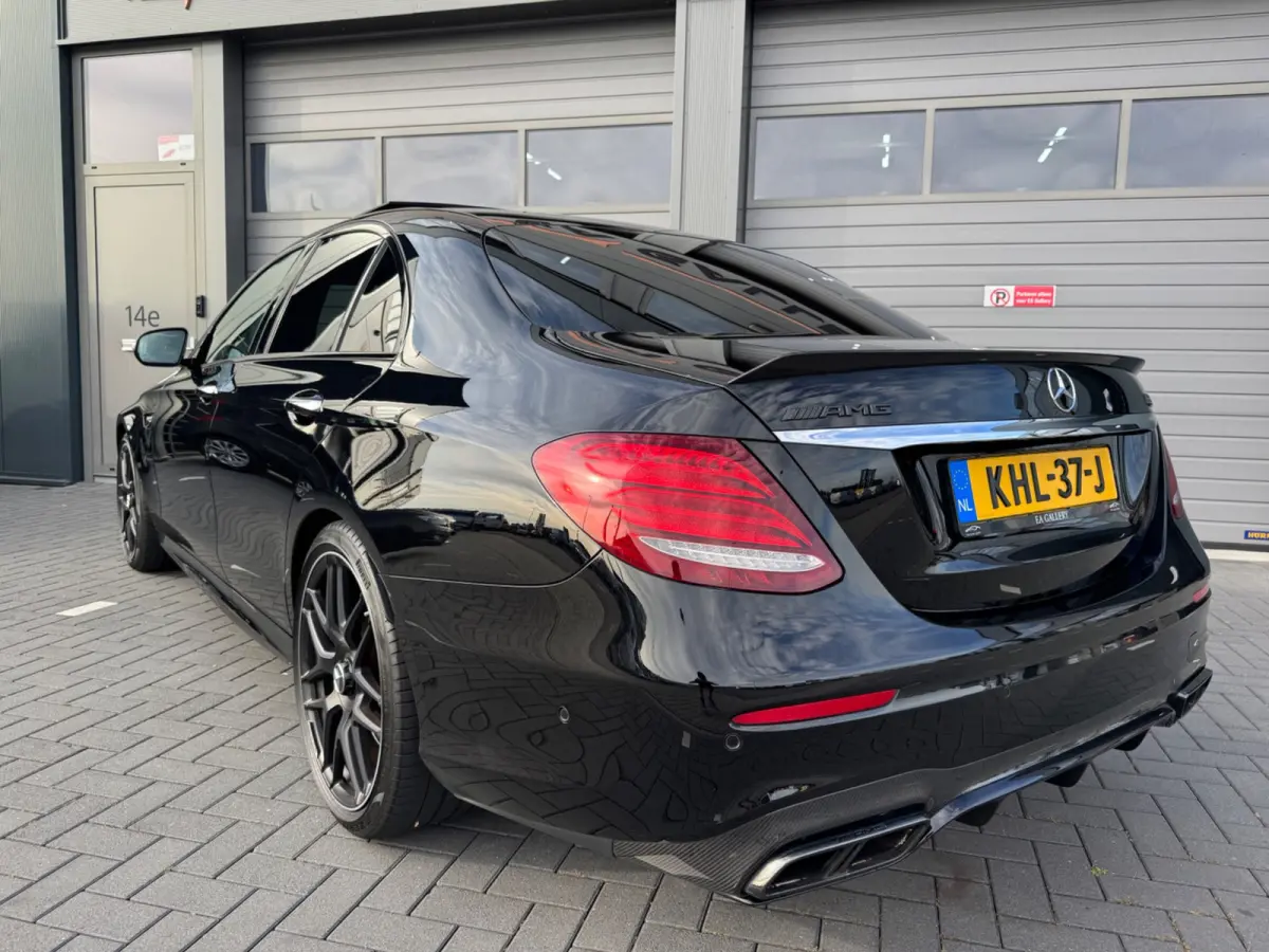 AMG E63 S 4MATIC+ Carbon Softclose BOMVOL