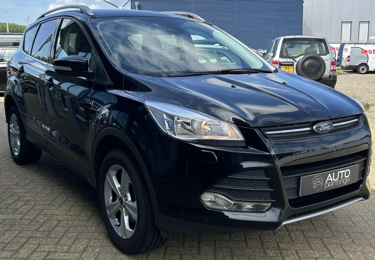 1.5 Titanium Styling Pack 150PK | Nette Staat! | Trekhaak | Parkeersensoren Voor en Achter | Navigatie | Stoelverwarming | Climate Control | 2 Sleutels | Voorruitverwarming | Cruise Control 