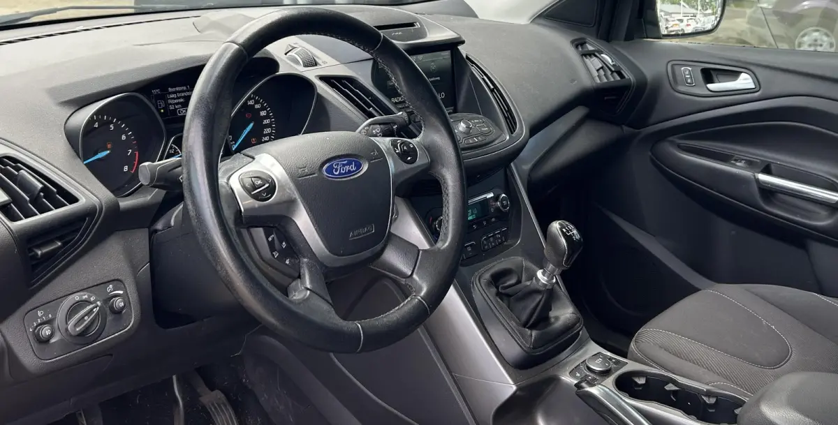1.5 Titanium Styling Pack 150PK | Nette Staat! | Trekhaak | Parkeersensoren Voor en Achter | Navigatie | Stoelverwarming | Climate Control | 2 Sleutels | Voorruitverwarming | Cruise Control 