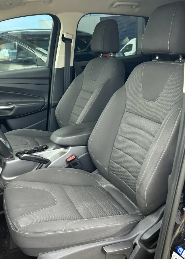 1.5 Titanium Styling Pack 150PK | Nette Staat! | Trekhaak | Parkeersensoren Voor en Achter | Navigatie | Stoelverwarming | Climate Control | 2 Sleutels | Voorruitverwarming | Cruise Control 