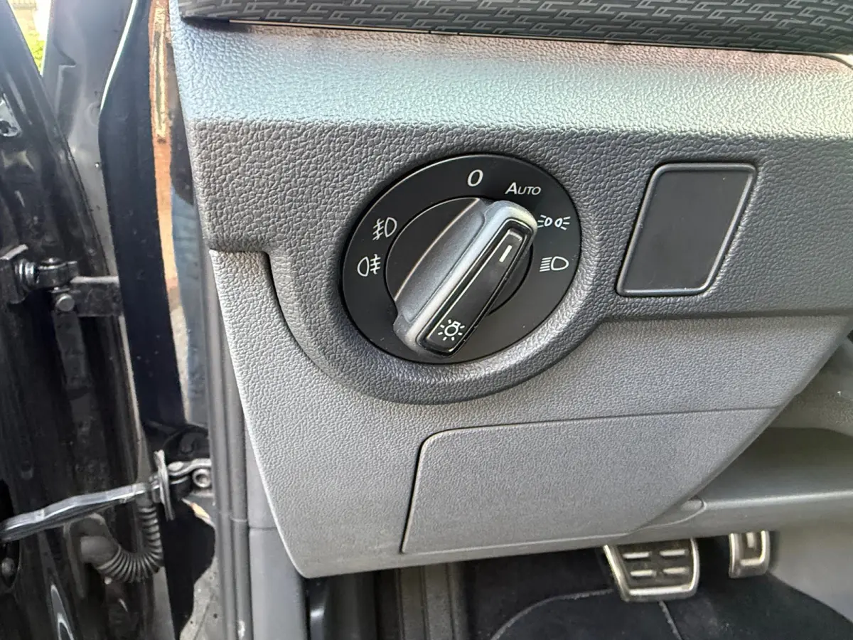 1.0 TSI 2x R-Line, Stoelverwarming,Apple Carplay/Android,Adaptieve Cruise control,Navigatie
