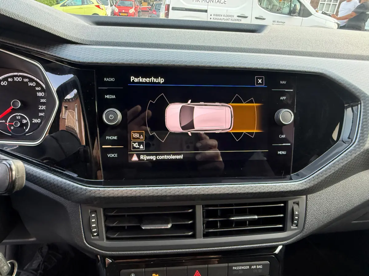 1.0 TSI 2x R-Line, Stoelverwarming,Apple Carplay/Android,Adaptieve Cruise control,Navigatie