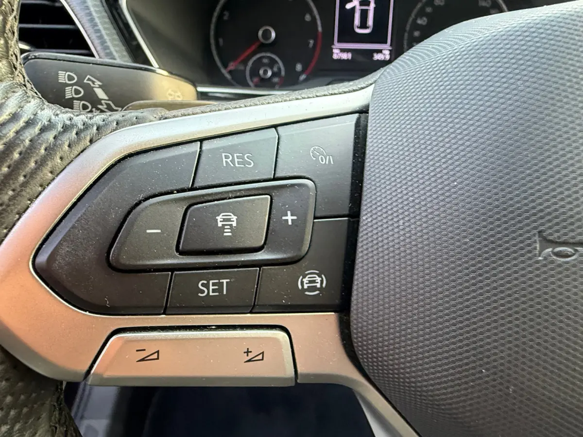 1.0 TSI 2x R-Line, Stoelverwarming,Apple Carplay/Android,Adaptieve Cruise control,Navigatie