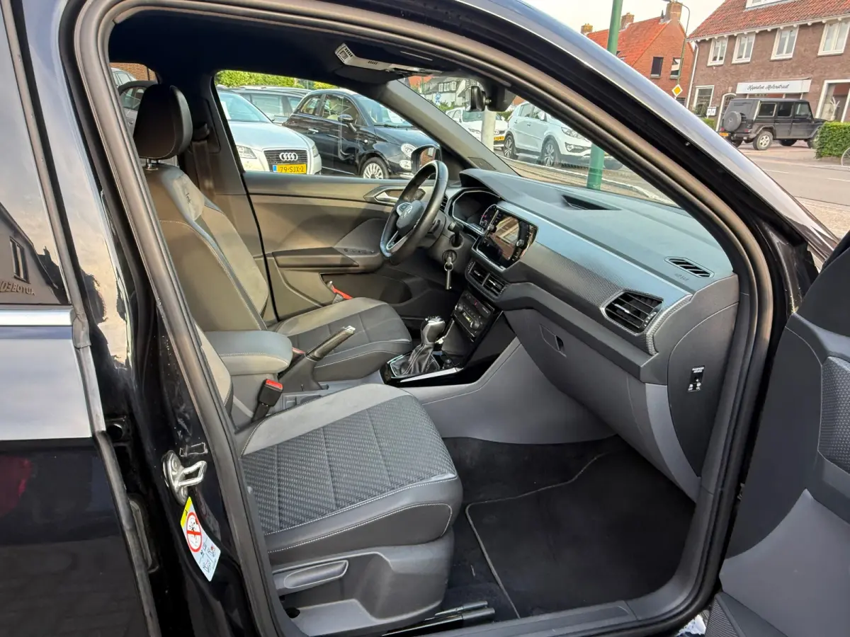 1.0 TSI 2x R-Line, Stoelverwarming,Apple Carplay/Android,Adaptieve Cruise control,Navigatie