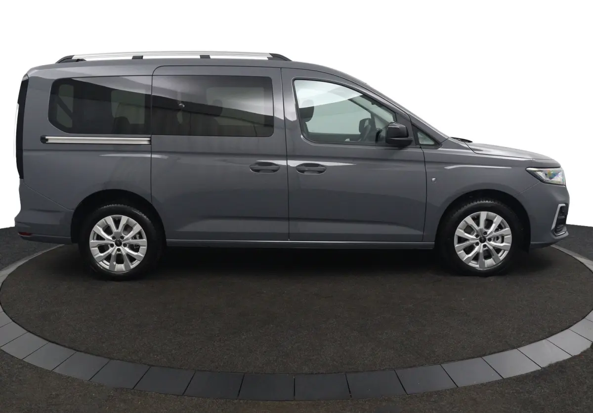 Grand PHEV Titanium | Winterpack | Driver Assistance Pack | LED Koplampen | LED Achterlichten | Keyless