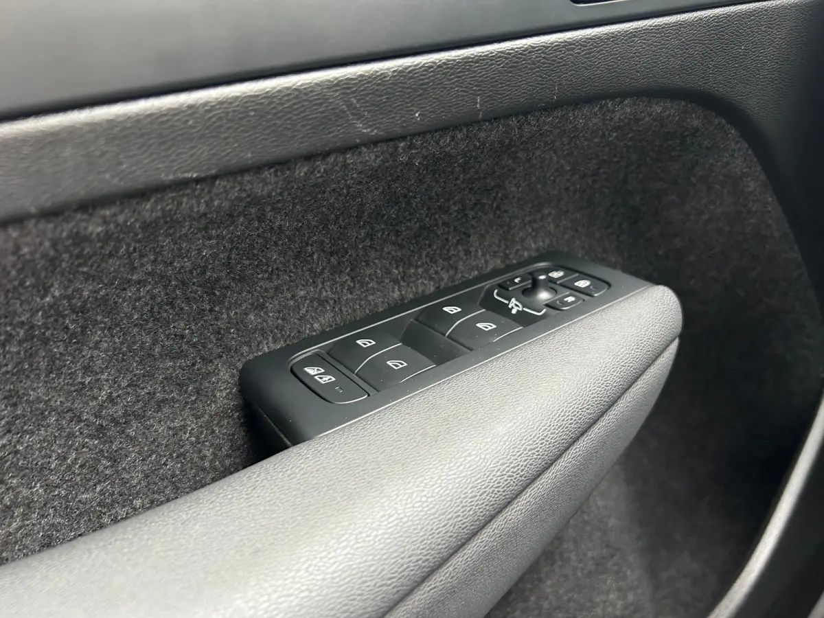 1.5 T4 Plug-in hybrid Ultimate Dark | Pano | Memory | Harman/Kardon | Pilot Assist | Stoel & stuurverwarming |
