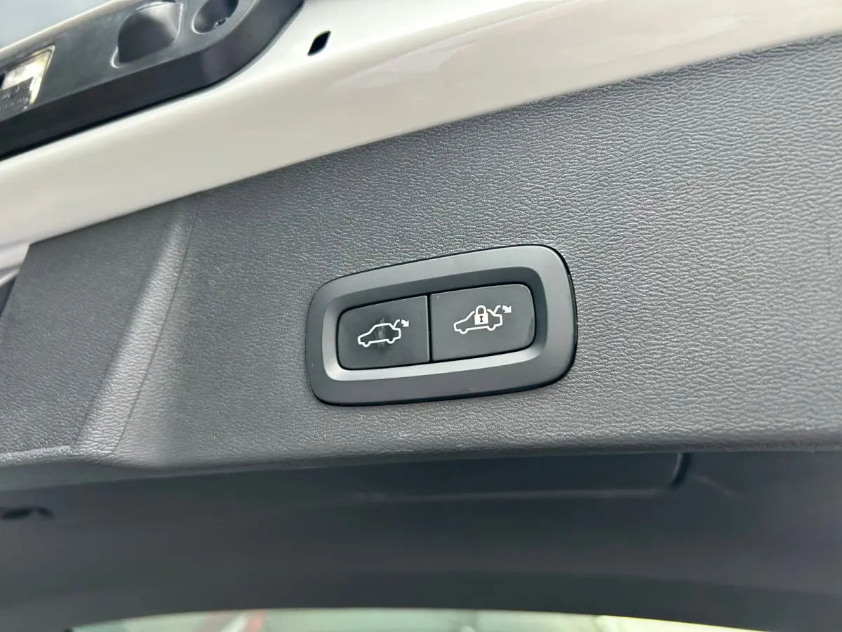 1.5 T4 Plug-in hybrid Ultimate Dark | Pano | Memory | Harman/Kardon | Pilot Assist | Stoel & stuurverwarming |