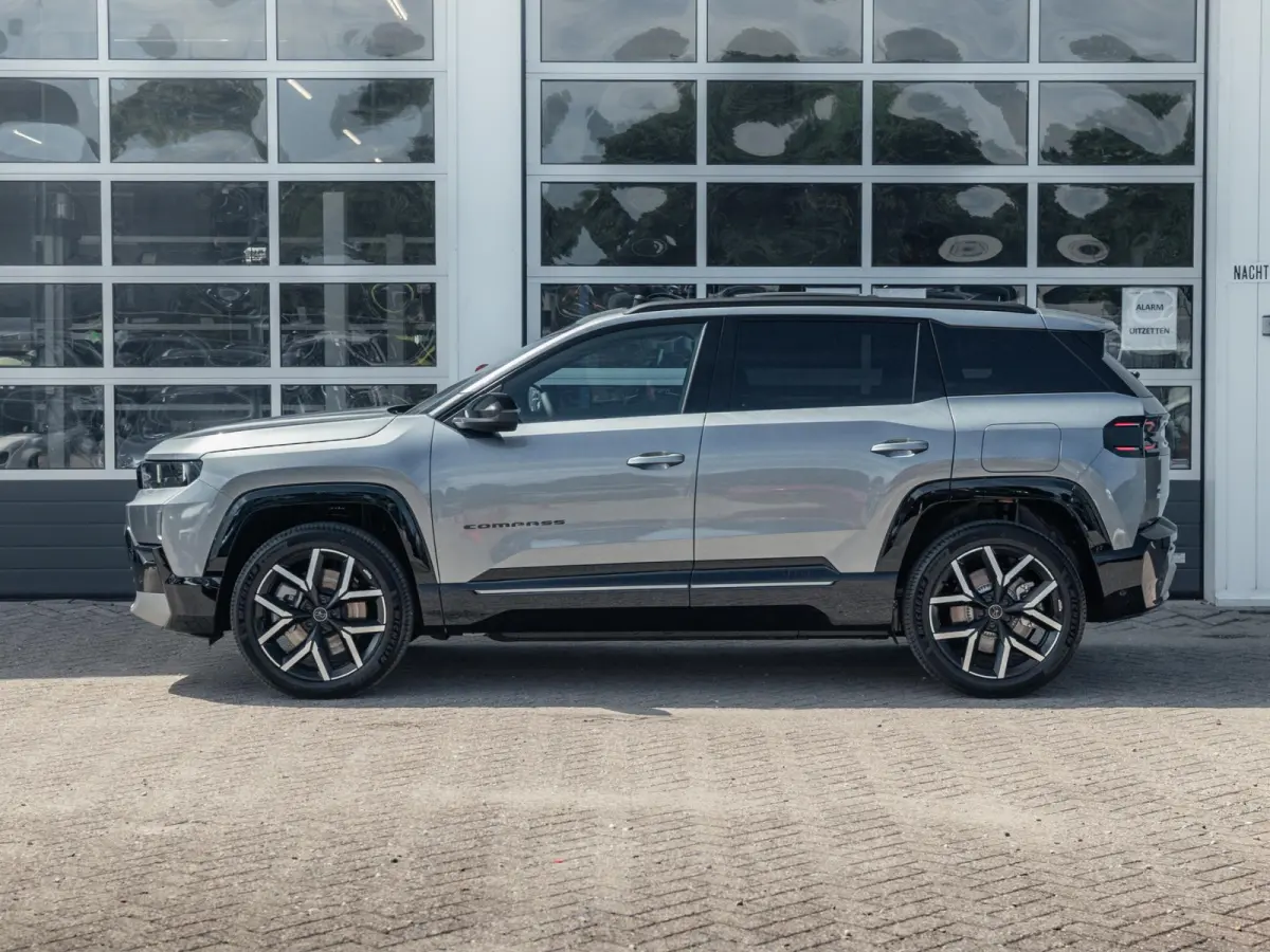 First Edition 74 kWh | Adapt. Cruise | Camera | Carplay | 20" | Elektr. A-Klep | Navi | Winter Pack | Schuif/Kanteldak | Premium Pack | Conv. Pack | Warmtepomp