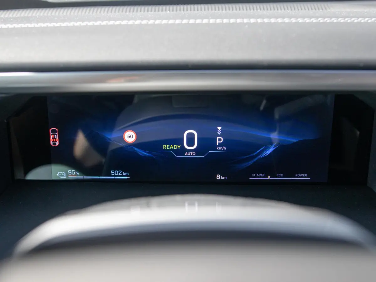 First Edition 74 kWh | Adapt. Cruise | Camera | Carplay | 20" | Elektr. A-Klep | Navi | Winter Pack | Schuif/Kanteldak | Premium Pack | Conv. Pack | Warmtepomp