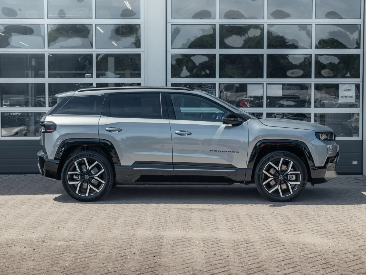 First Edition 74 kWh | Adapt. Cruise | Camera | Carplay | 20" | Elektr. A-Klep | Navi | Winter Pack | Schuif/Kanteldak | Premium Pack | Conv. Pack | Warmtepomp