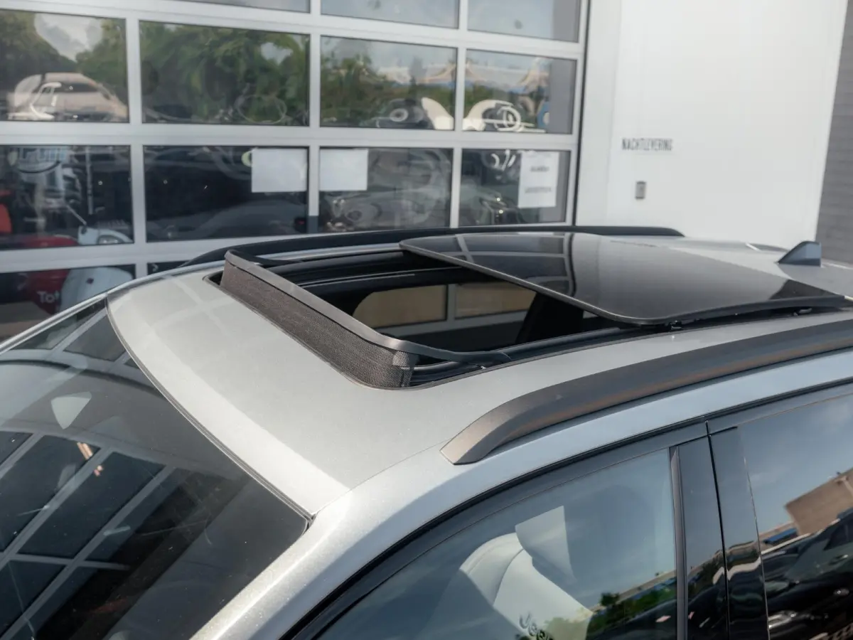 First Edition 74 kWh | Adapt. Cruise | Camera | Carplay | 20" | Elektr. A-Klep | Navi | Winter Pack | Schuif/Kanteldak | Premium Pack | Conv. Pack | Warmtepomp